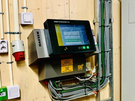 O SIGMA AIR MANAGER 4.0 controla o sistema de ar comprimido e garante uma utilização equivalente das máquinas.