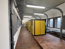 Compressores de parafuso eficientes reduzem o consumo de eletricidade.