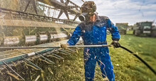 Proteção contra incêndio através do uso de compressores de ar para limpar máquinas agrícolas – garantindo segurança e prevenção eficaz contra incêndio.